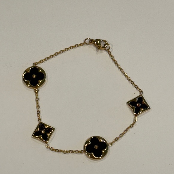 Parisian Glam Black Enamel Clover Charm Bracelet Small Size - Picture 6 of 11